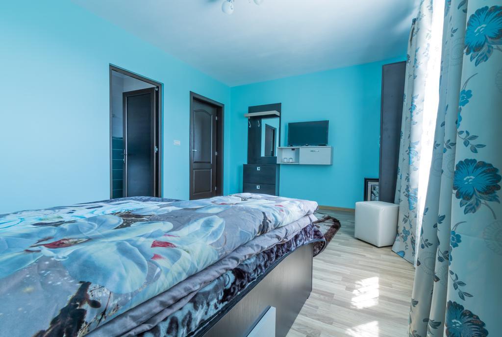 Hotel Conacul Lui Bulica Novaci-Străini Exterior foto